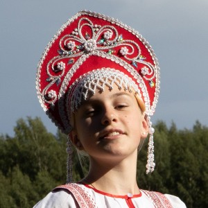 Кокошник "Аленушка" детский (красный с серебристой окантовкой)
