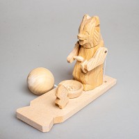 Богородская игрушка  "Медведь за столом"