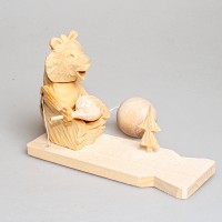Деревянная богородская игрушка "Мишка ест кашу"