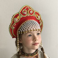 Кокошник "Венец" детский (красный с золотисто-зеленой окантовкой)