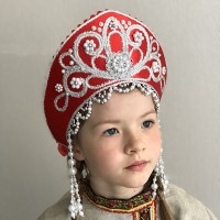 Кокошник Праздничный КП-02 (красный с серебристой окантовкой)