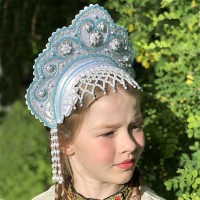 Кокошник "Фантазия" детский (белый с голубой окантовкой)