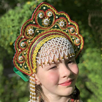 Кокошник "Фантазия" детский (зеленый с красно-золотистой окантовкой)