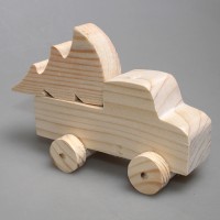 Игрушка деревянная из сосны "Грузовик с ёлкой"