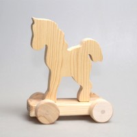 Игрушка из дерева "Лошадка-5" (на колесиках)