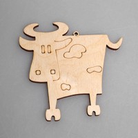 Фигурка-подвес плоская из фанеры "Бычок на лужке"