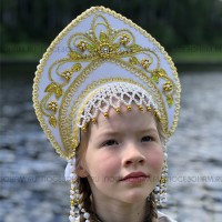 Кокошник "Аленушка" детский (белый с золотистой окантовкой)