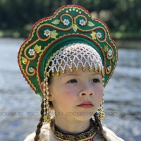 Кокошник "Венец" взрослый (зеленый с золотисто-красной окантовкой)