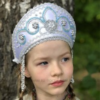 Налобный кокошник "Девичий" (белый с серебристо-голубой окантовкой)